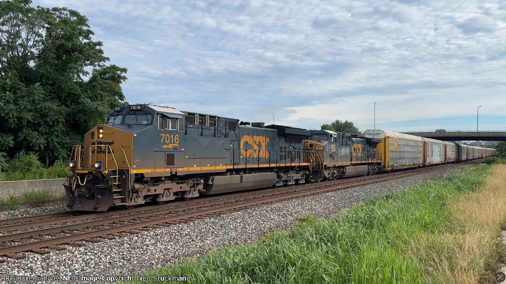 CSX 7016 leads M277.